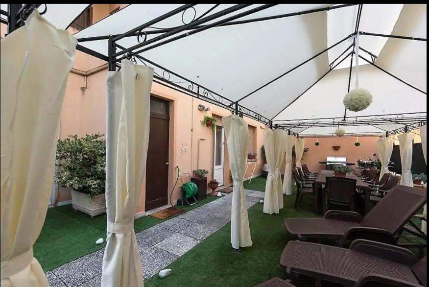 Terrazze Italiane City Center - Red Apartment Verona Esterno foto
